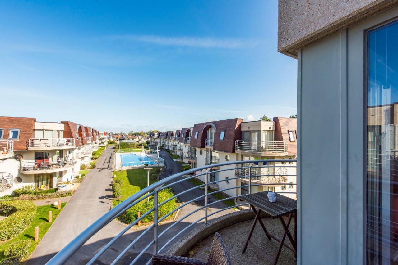 Modern Apartment With Terrace & Public Pool Bredene Luaran gambar